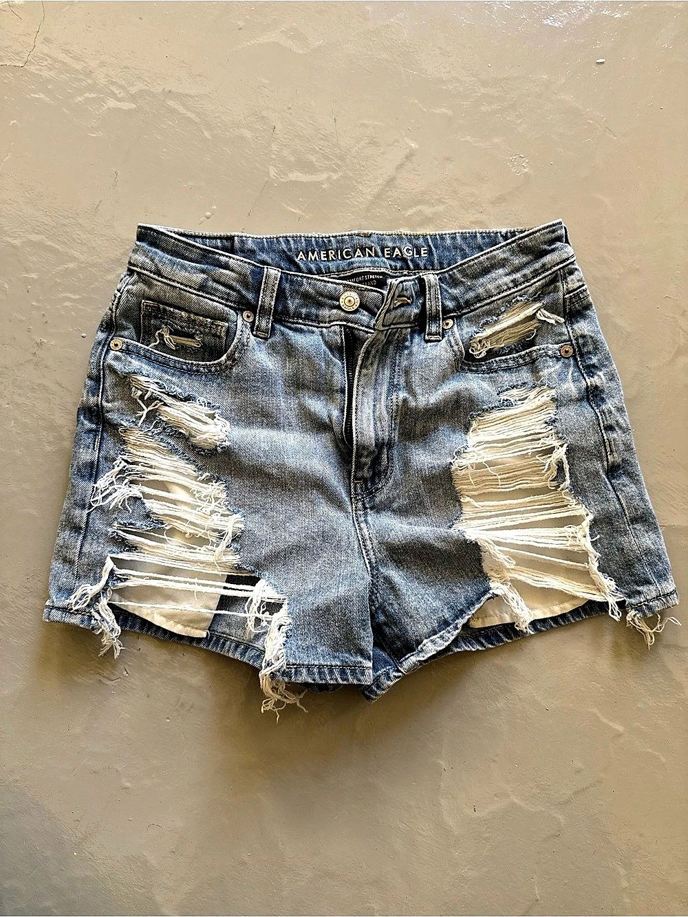 American Eagle Distressed Denim Jean Shorts in Blue Size 2